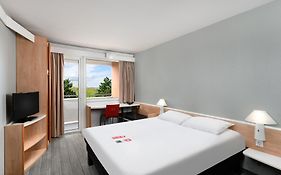 Ibis Citysouth 3*